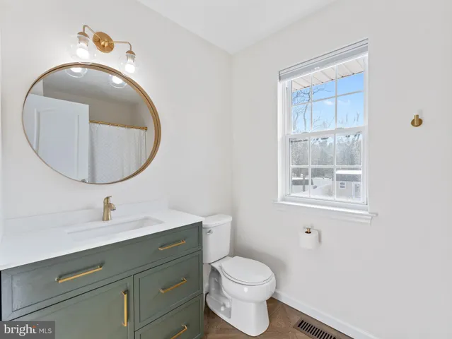 $649,999 | 5 Lakeworth Drive, Berlin, NJ 08009