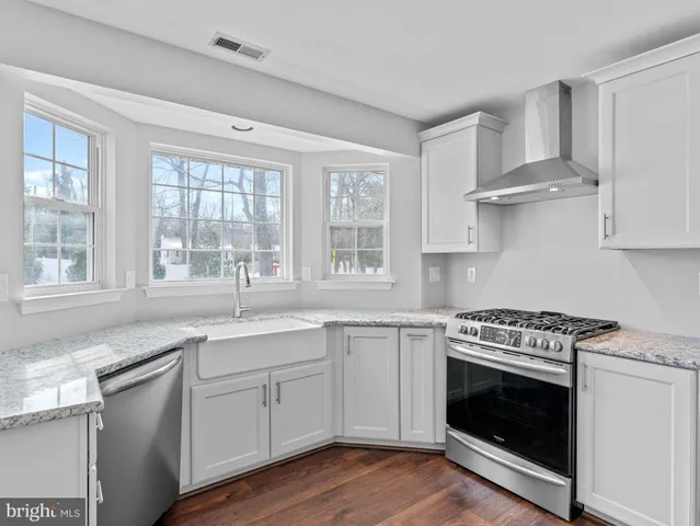 $649,999 | 5 Lakeworth Drive, Berlin, NJ 08009