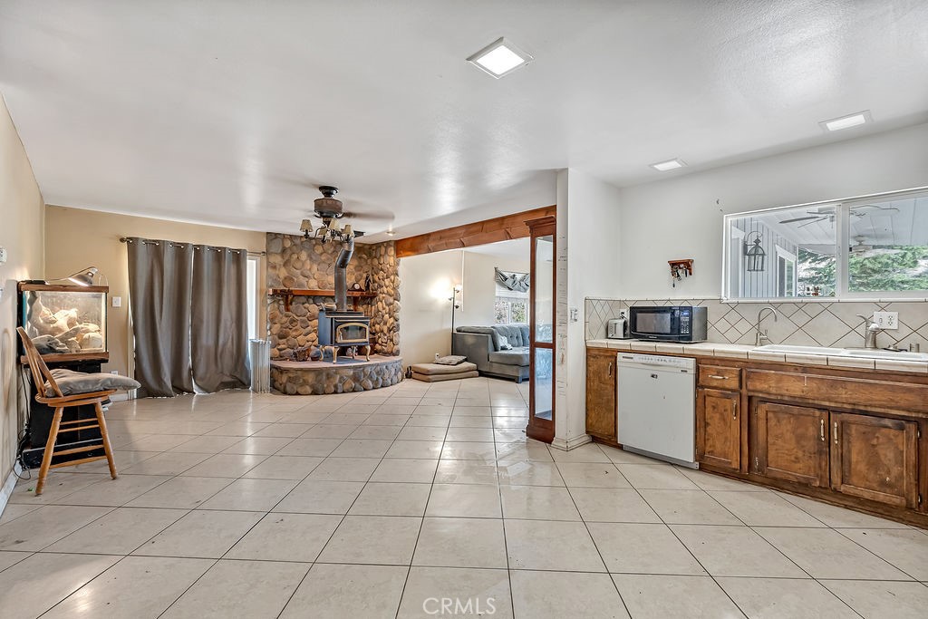 1700 Desert Front Road Pinon Hills, CA 92372 - Photo 13 of 42