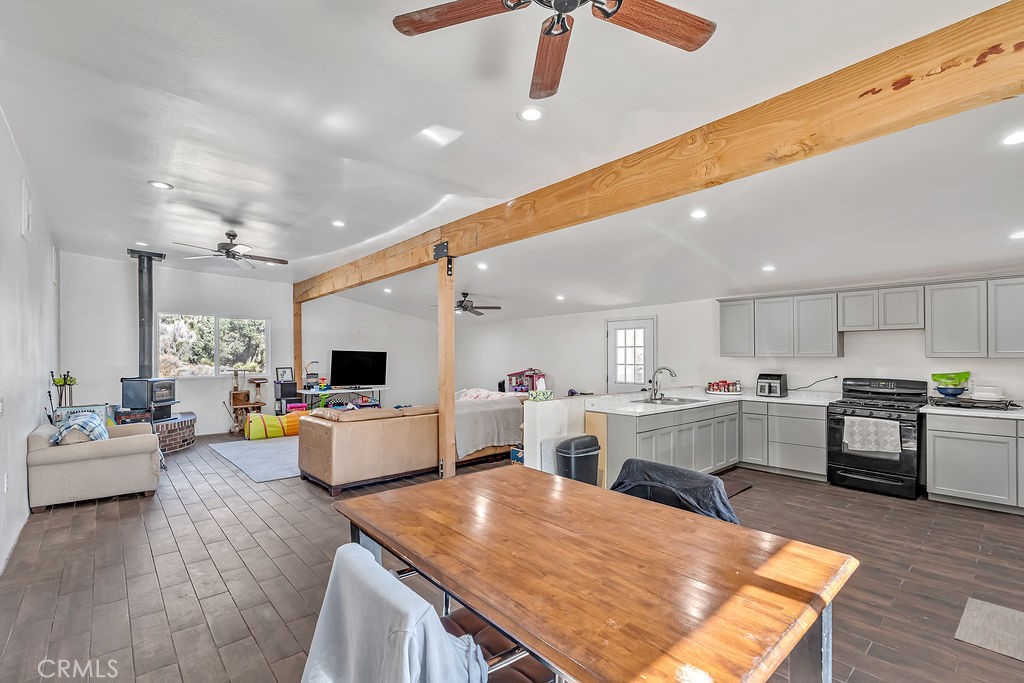 1700 Desert Front Road Pinon Hills, CA 92372 - Photo 34 of 42