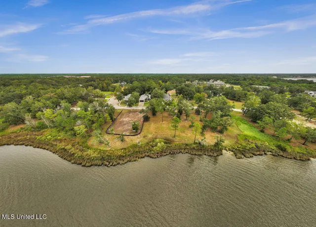 $179,900 | 33 Savannah Estates Boulevard, Biloxi, MS 39532