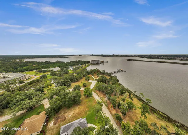 $179,900 | 33 Savannah Estates Boulevard, Biloxi, MS 39532