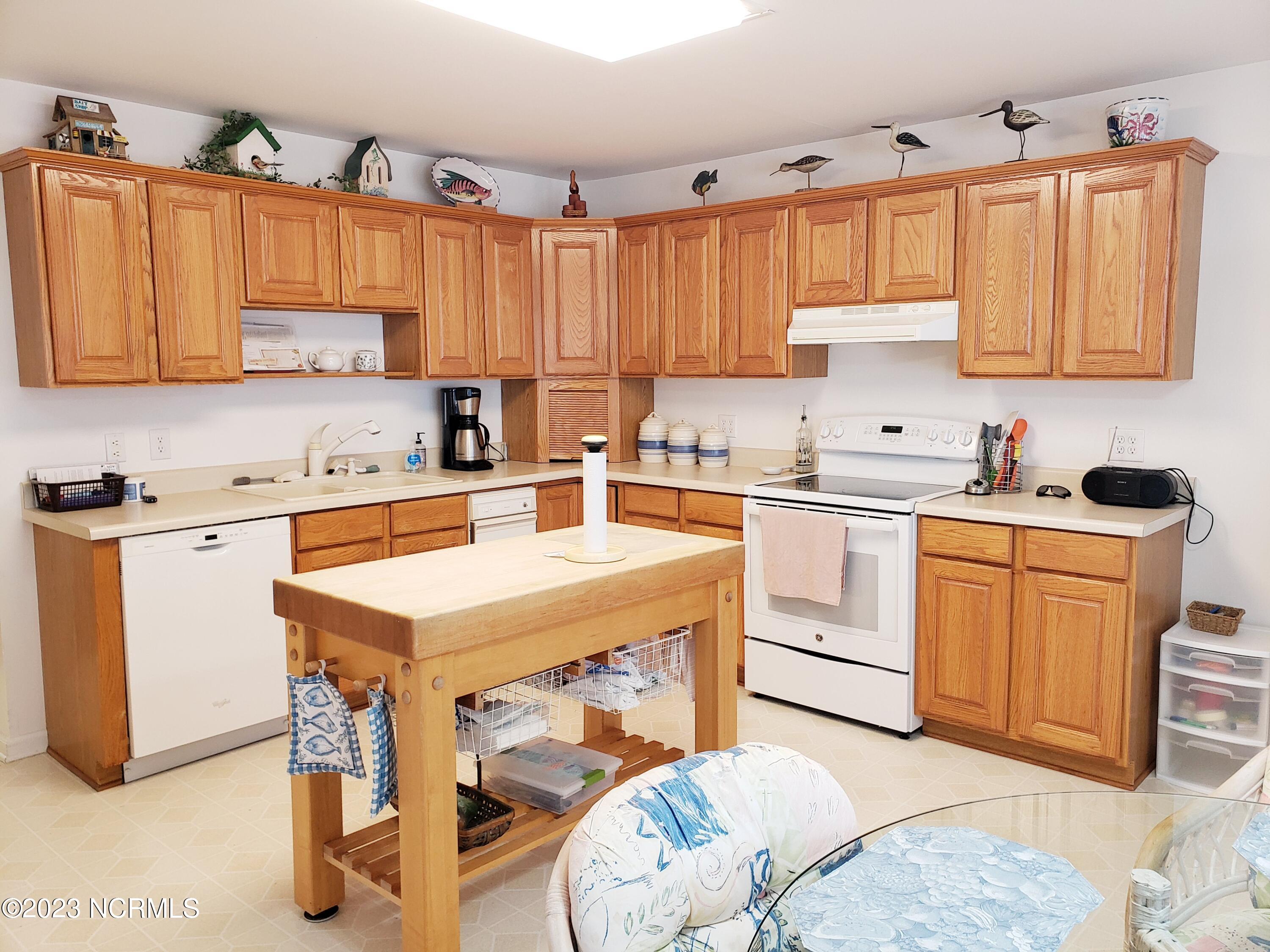 2430 Bella Coola Road Lake Waccamaw, NC 28450 - Photo 23 of 58 20230330_095724