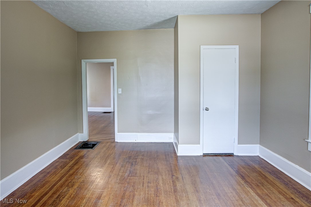 3877 Riveredge Road Cleveland, OH 44111 - Photo 14 of 27 1st Floor possible 4th Bedroom
