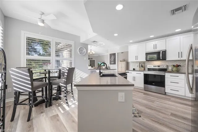 $729,000 | 4650 Yacht Harbor Drive, Unit 121, Naples, FL 34112