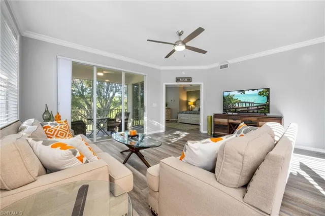 $729,000 | 4650 Yacht Harbor Drive, Unit 121, Naples, FL 34112