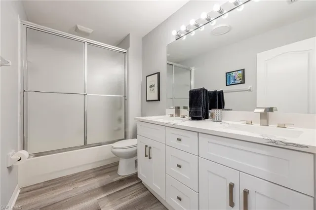 $729,000 | 4650 Yacht Harbor Drive, Unit 121, Naples, FL 34112