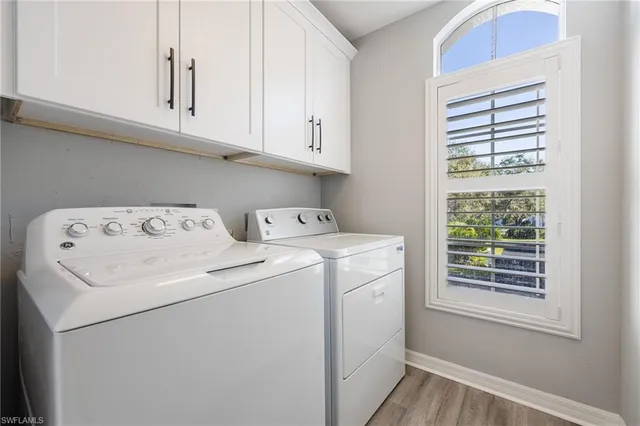 $729,000 | 4650 Yacht Harbor Drive, Unit 121, Naples, FL 34112