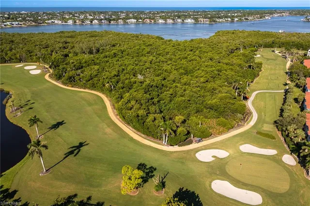 $729,000 | 4650 Yacht Harbor Drive, Unit 121, Naples, FL 34112