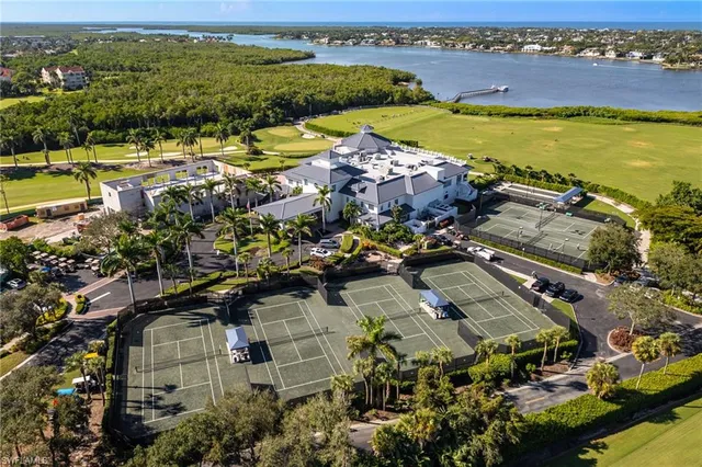 $729,000 | 4650 Yacht Harbor Drive, Unit 121, Naples, FL 34112