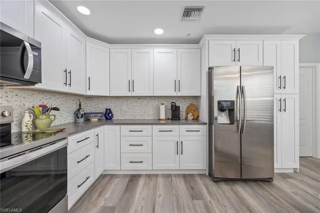 $729,000 | 4650 Yacht Harbor Drive, Unit 121, Naples, FL 34112