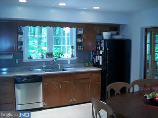 668 Llewelyn Road Berwyn, PA 19312 - Photo 4 of 6