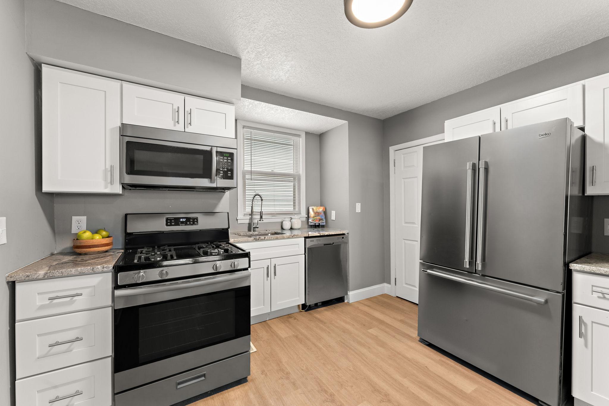 303 Cesar Chavez Street St. Paul, MN 55107 - Photo 4 of 35