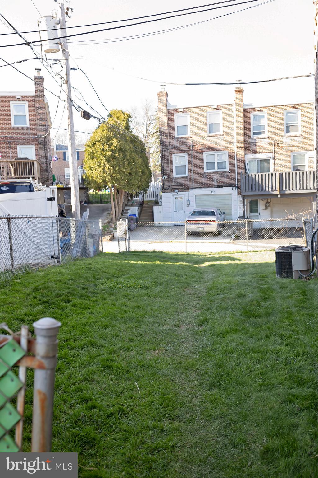 925 Brenton Road Drexel Hill, PA 19026 - Photo 23 of 26 yard