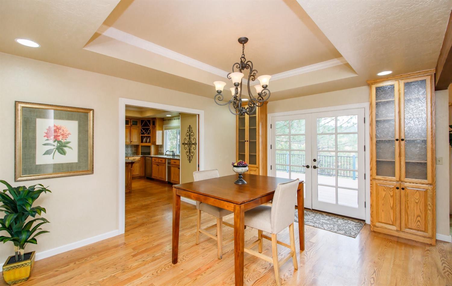 3800 Walker Creek Road Central Point, OR 97502 - Photo 11 of 35 Dining area