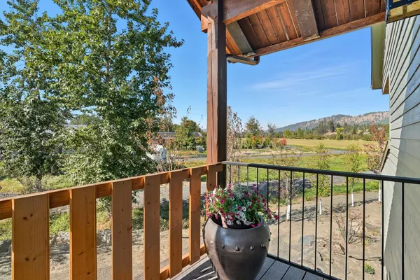 $998,500 | 530 Cottonwood Drive, St. Maries, ID 83861