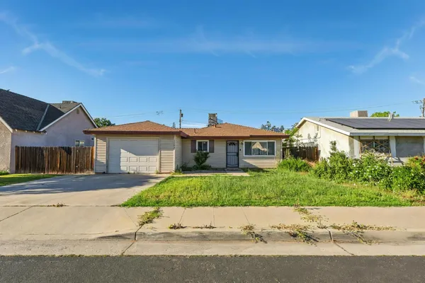 $350,000 | 1755 4th Street, Clovis, CA 93611
