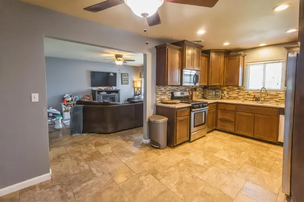 $350,000 | 1755 4th Street, Clovis, CA 93611
