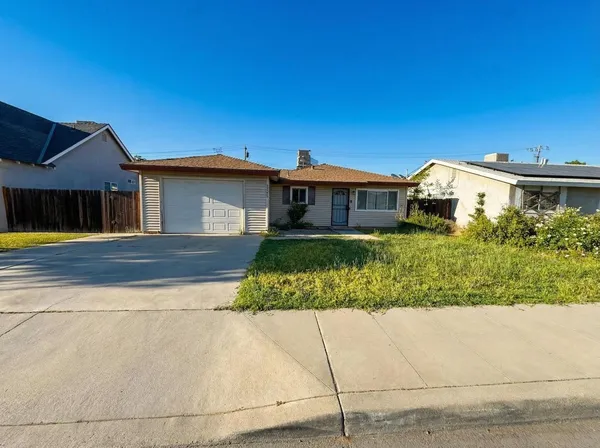 $350,000 | 1755 4th Street, Clovis, CA 93611