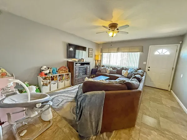 $350,000 | 1755 4th Street, Clovis, CA 93611