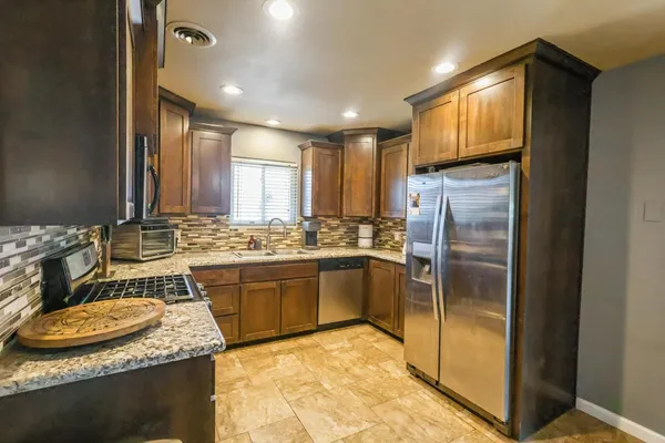 $350,000 | 1755 4th Street, Clovis, CA 93611