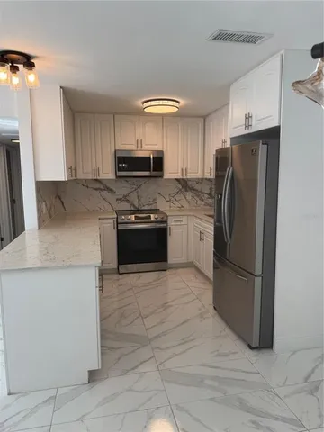 $2,600 | 5617 Gateway Drive, Tampa, FL 33615