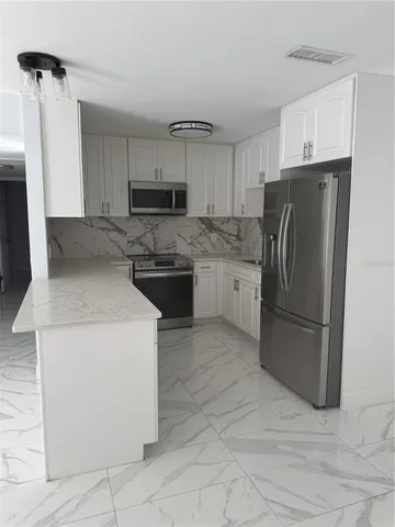 $2,600 | 5617 Gateway Drive, Tampa, FL 33615