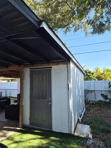 $2,600 | 5617 Gateway Drive, Tampa, FL 33615