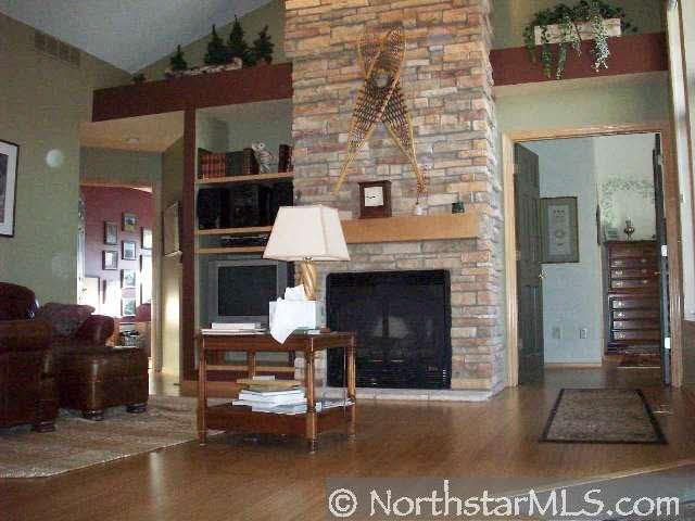 1605 Hunter Hill Road Hudson, WI 54016 - Photo 2 of 10 Gallery Image 2
