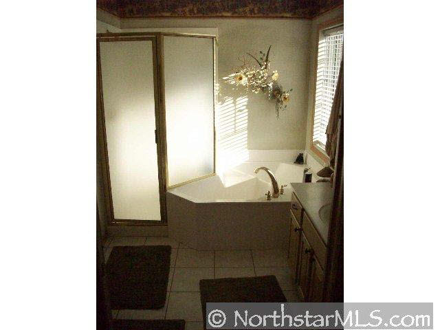 1605 Hunter Hill Road Hudson, WI 54016 - Photo 4 of 10 Gallery Image 4