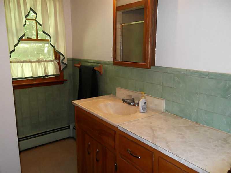 779 Cundy's Harbor Road Harpswell, ME 04079 - Photo 25 of 27 Bathroom.