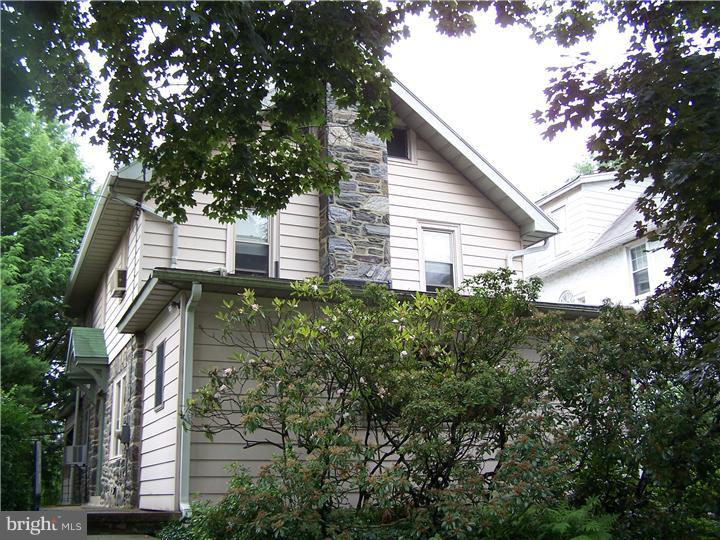 515 East Manoa Road Havertown, PA 19083 - Photo 1 of 25