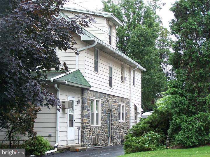 515 East Manoa Road Havertown, PA 19083 - Photo 3 of 25