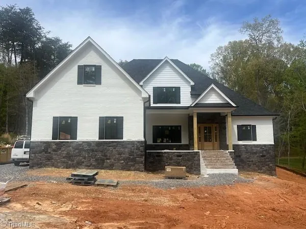 $1,050,000 | 7640 Crossing Ridge Drive, Belews Creek, NC 27009
