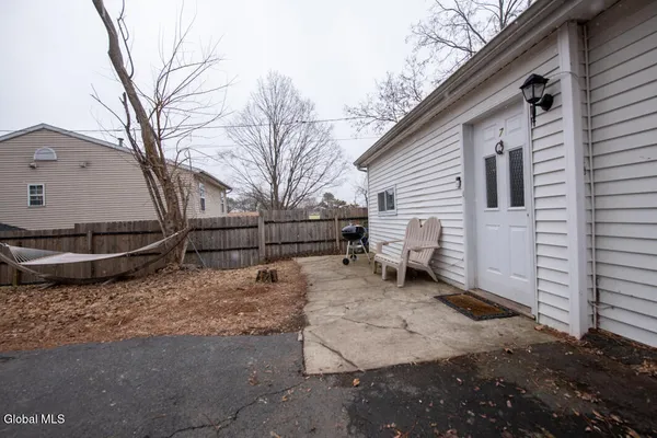 $234,898 | 7 Pinehurst Avenue, Albany, NY 12203