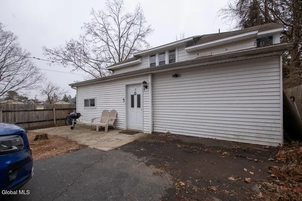 $234,898 | 7 Pinehurst Avenue, Albany, NY 12203
