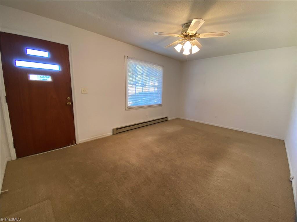 821 Morris Road Winston-Salem, NC 27101 - Photo 11 of 30 Living Room