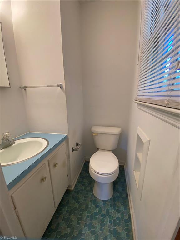 821 Morris Road Winston-Salem, NC 27101 - Photo 21 of 30 Half Bath in Bedroom 3