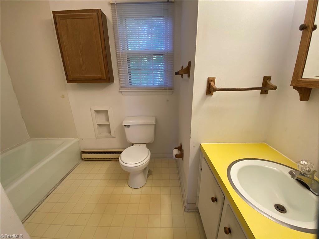 821 Morris Road Winston-Salem, NC 27101 - Photo 23 of 30 Full Bath
