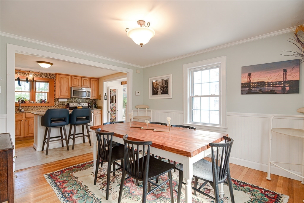42 Hutchinson Road Walpole, MA 02081 - Photo 13 of 29 Gallery Image 13