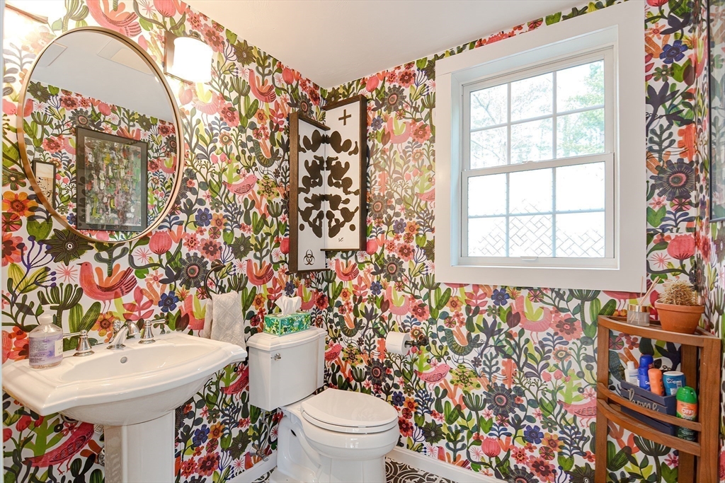 42 Hutchinson Road Walpole, MA 02081 - Photo 14 of 29 Gallery Image 14