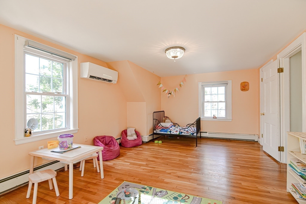 42 Hutchinson Road Walpole, MA 02081 - Photo 19 of 29 Gallery Image 19