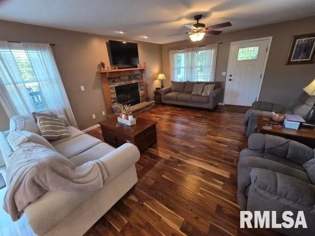 $479,000 | 9251 Highway 148, Mount Vernon, IL 62864