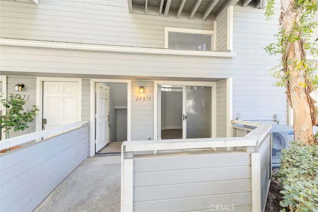 wooden floor and closet in a room