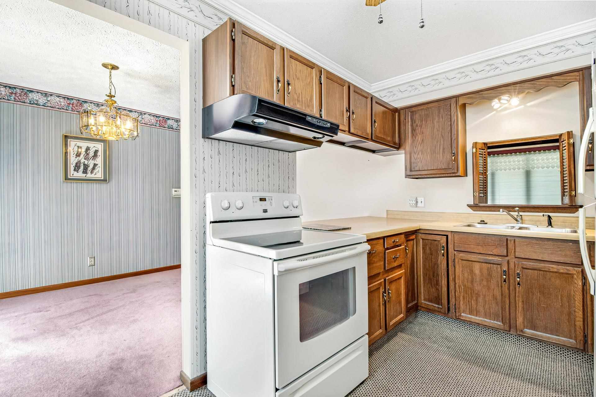 1325 Middle Road Bettendorf, IA 52722 - Photo 8 of 30 Gallery Image 8