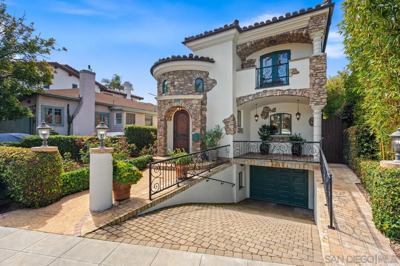 7964 Prospect Place La Jolla, CA 92037 - Photo 1 of 75