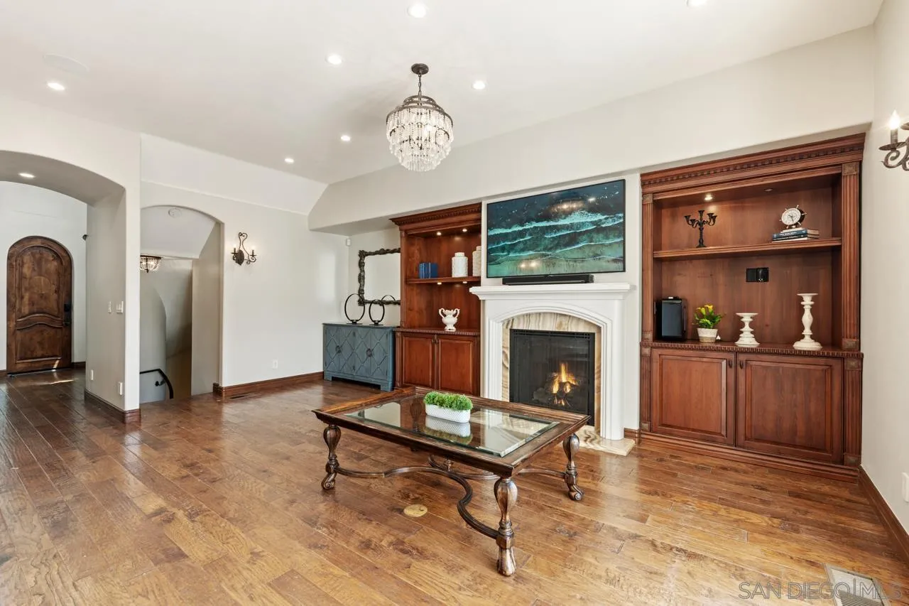 7964 Prospect Place La Jolla, CA 92037 - Photo 16 of 75
