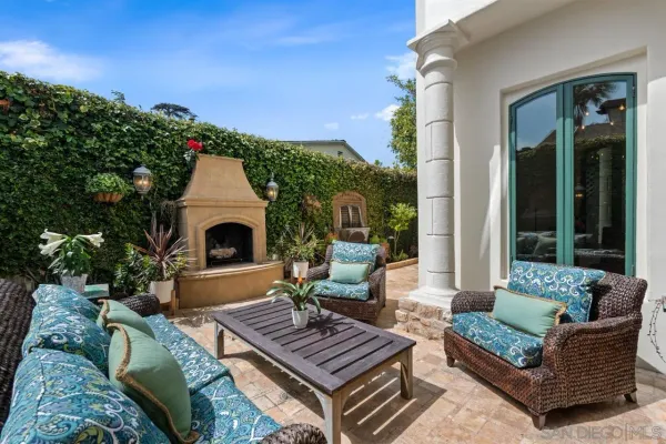$3,898,000 | 7964 Prospect Place, La Jolla, CA 92037