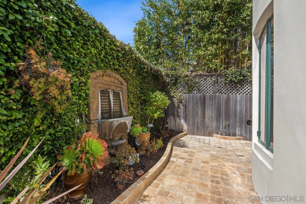 7964 Prospect Place La Jolla, CA 92037 - Photo 32 of 75