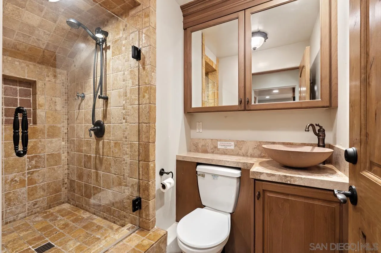 7964 Prospect Place La Jolla, CA 92037 - Photo 37 of 75